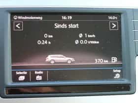 Volkswagen Passat (2017) thumbnail 35