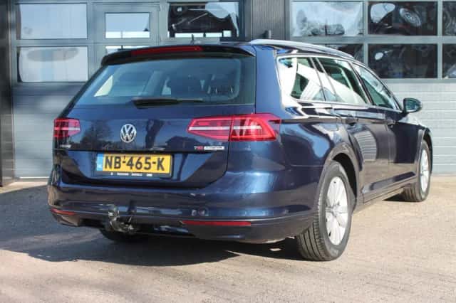 Volkswagen Passat (2017) thumbnail 9