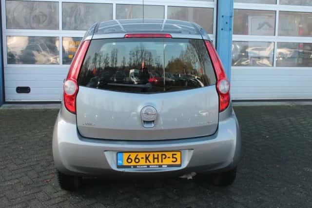 Opel Agila (2009) thumbnail 11