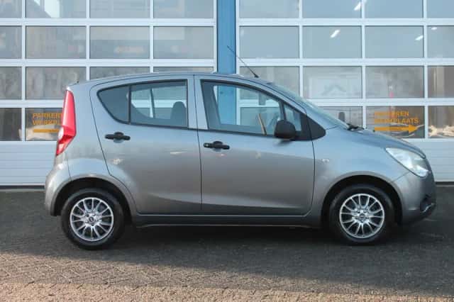 Opel Agila (2009) thumbnail 8