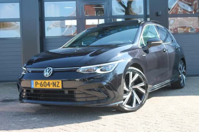 Volkswagen Golf (2021) thumbnail 1