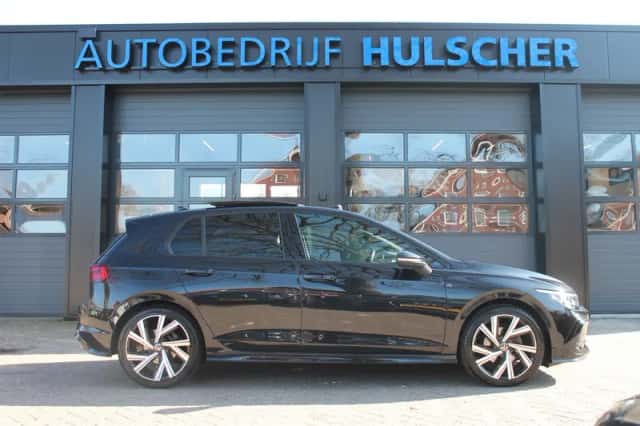 Volkswagen Golf (2021) thumbnail 3
