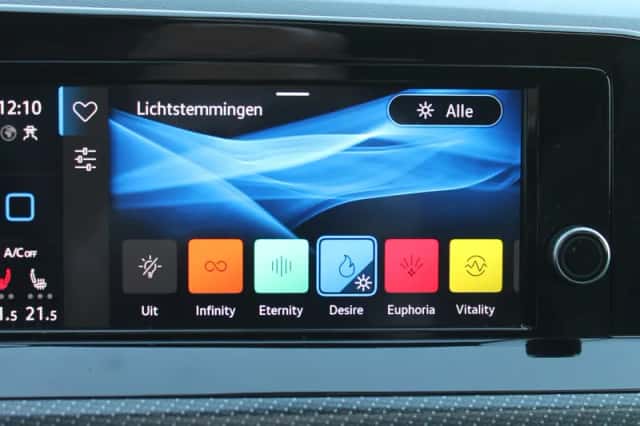 Volkswagen Golf (2021) thumbnail 41