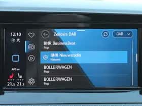 Volkswagen Golf (2021) thumbnail 42