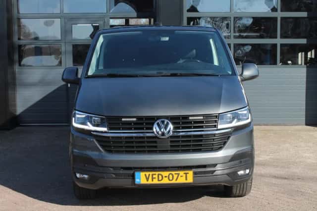 Volkswagen Transporter (2020) thumbnail 2