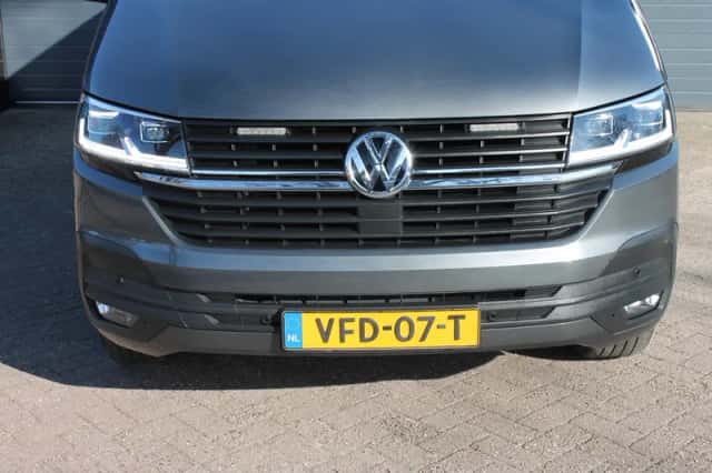 Volkswagen Transporter (2020) thumbnail 3