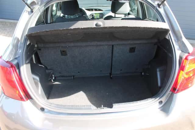 Toyota Yaris (2016) thumbnail 14