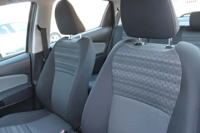 Toyota Yaris (2016) thumbnail 18