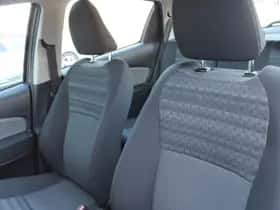 Toyota Yaris (2016) thumbnail 18