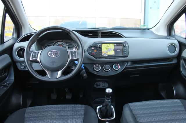 Toyota Yaris (2016) thumbnail 21