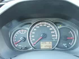 Toyota Yaris (2016) thumbnail 22