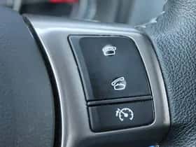 Toyota Yaris (2016) thumbnail 25