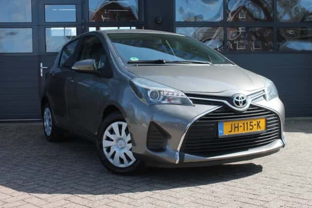 Toyota Yaris (2016) thumbnail 6