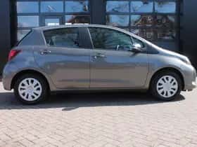 Toyota Yaris (2016) thumbnail 9