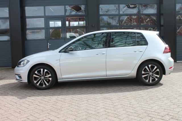 Volkswagen Golf (2020) thumbnail 5