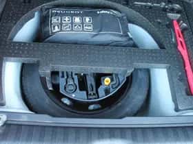 Peugeot 2008 (2016) thumbnail 13
