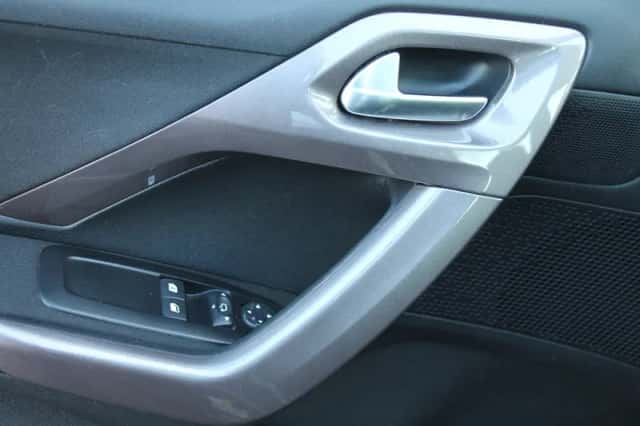 Peugeot 2008 (2016) thumbnail 15