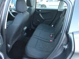 Peugeot 2008 (2016) thumbnail 17