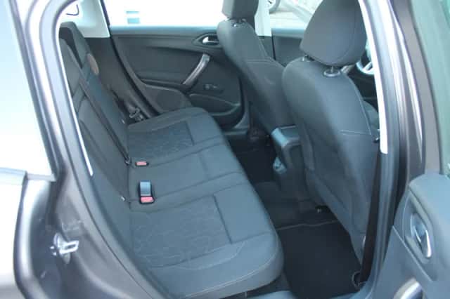 Peugeot 2008 (2016) thumbnail 18