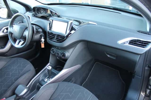 Peugeot 2008 (2016) thumbnail 20
