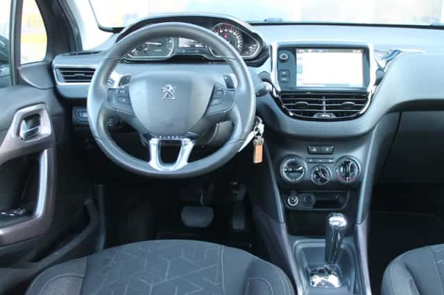 Peugeot 2008 (2016) thumbnail 23