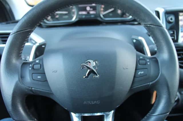 Peugeot 2008 (2016) thumbnail 25