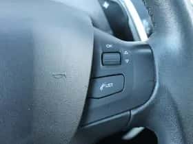 Peugeot 2008 (2016) thumbnail 27