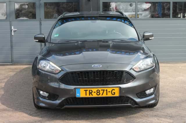 Ford Focus (2018) thumbnail 2
