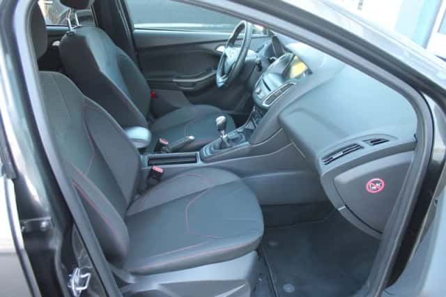 Ford Focus (2018) thumbnail 12