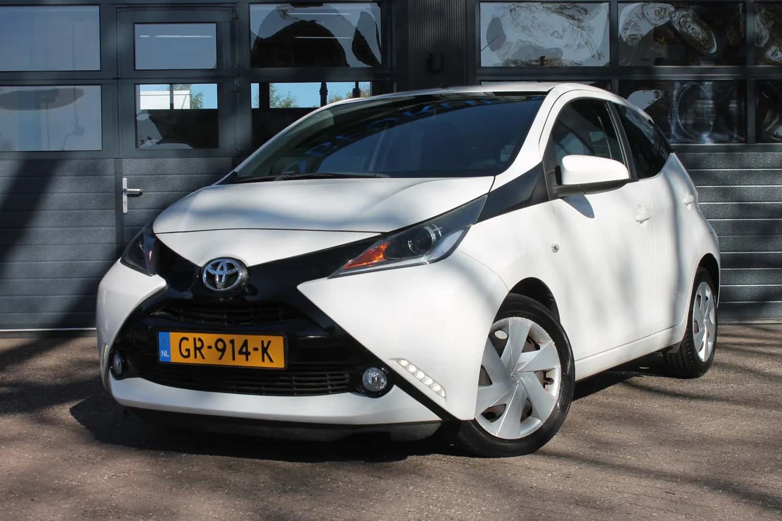 Toyota Aygo (2015) — foto 1
