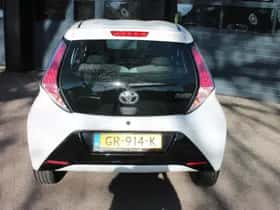 Toyota Aygo (2015) thumbnail 11