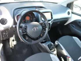 Toyota Aygo (2015) thumbnail 13