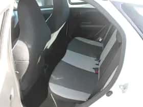 Toyota Aygo (2015) thumbnail 16