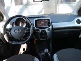 Toyota Aygo (2015) thumbnail 20