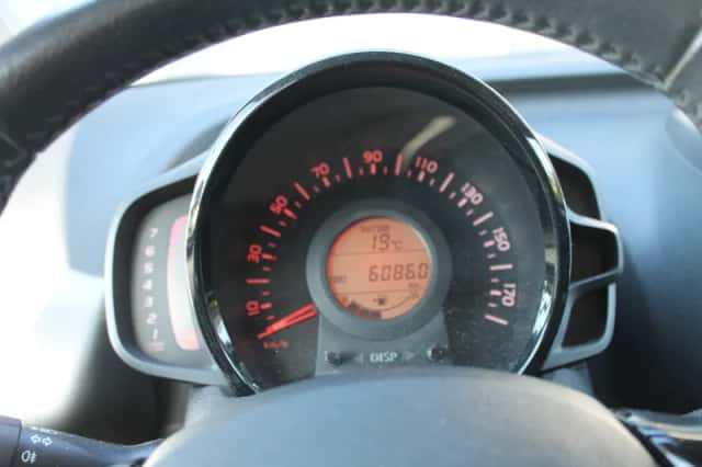 Toyota Aygo (2015) thumbnail 21