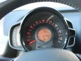 Toyota Aygo (2015) thumbnail 21