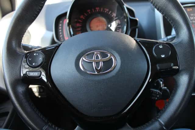 Toyota Aygo (2015) thumbnail 22