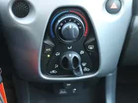 Toyota Aygo (2015) thumbnail 28