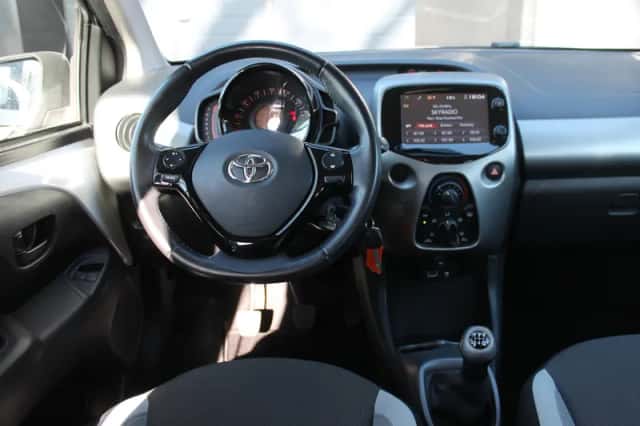 Toyota Aygo (2015) thumbnail 4