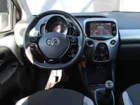 Toyota Aygo (2015) thumbnail 4