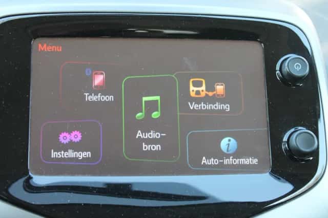 Toyota Aygo (2015) thumbnail 31