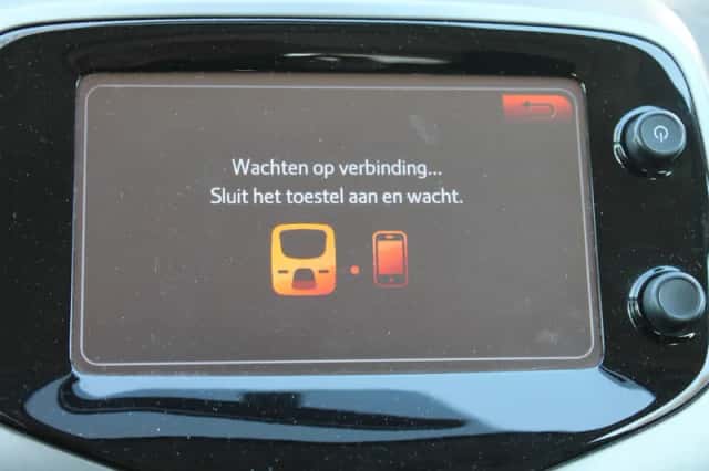 Toyota Aygo (2015) thumbnail 32