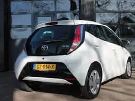 Toyota Aygo (2015) thumbnail 9