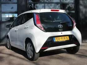 Toyota Aygo (2015) thumbnail 10