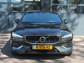 Volvo V60 (2021) thumbnail 2
