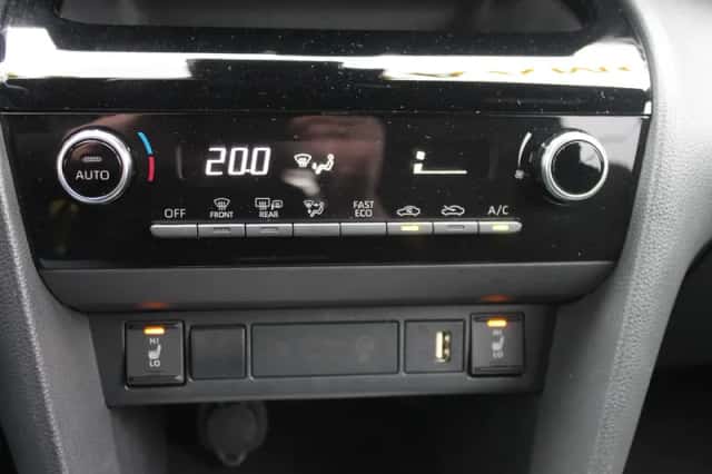 Toyota Yaris Cross (2022) thumbnail 33