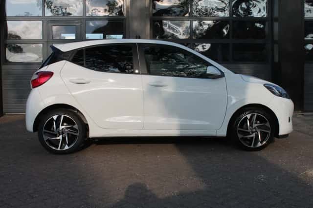 Hyundai i10 (2021) thumbnail 9