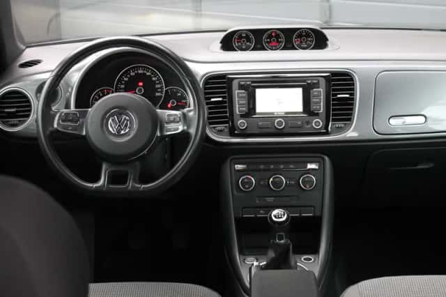 Volkswagen Beetle (2013) thumbnail 4