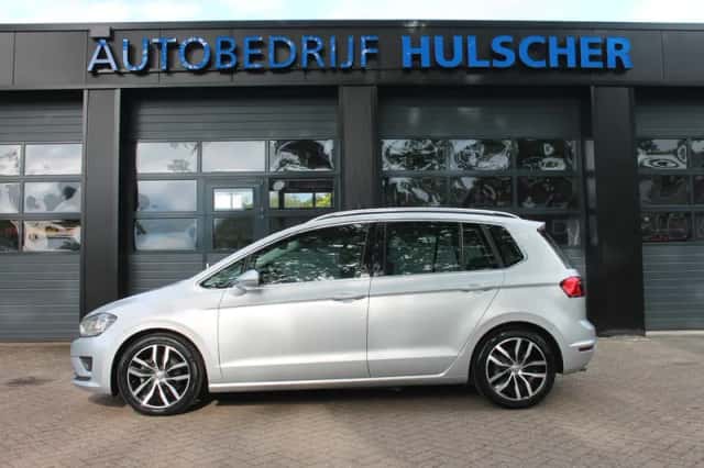 Volkswagen Golf (2016) thumbnail 3