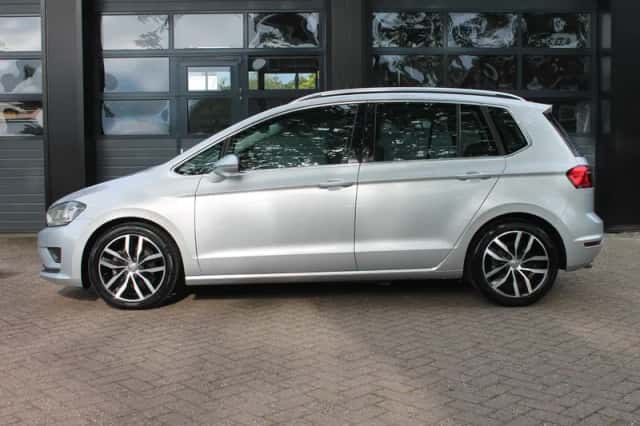 Volkswagen Golf (2016) thumbnail 4